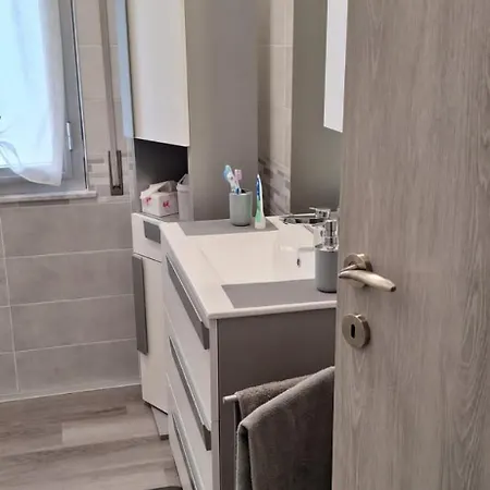 Soleggiato E Accogliente Casa Maria Apartment Savona